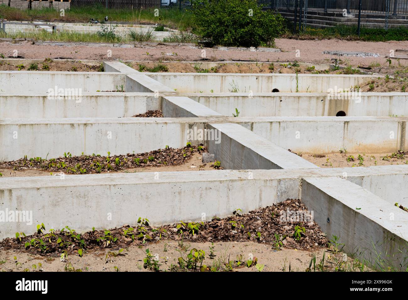 Formwork form work concrete slab hi-res stock photography and images ...