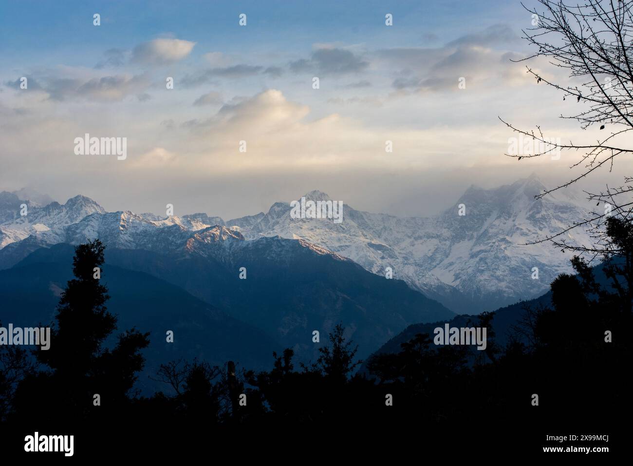 Himalayan Peaks of Nanda devi Biosphere reserve, Gharwal in closeup at sunrise on a clear autumn morning Stock Photo