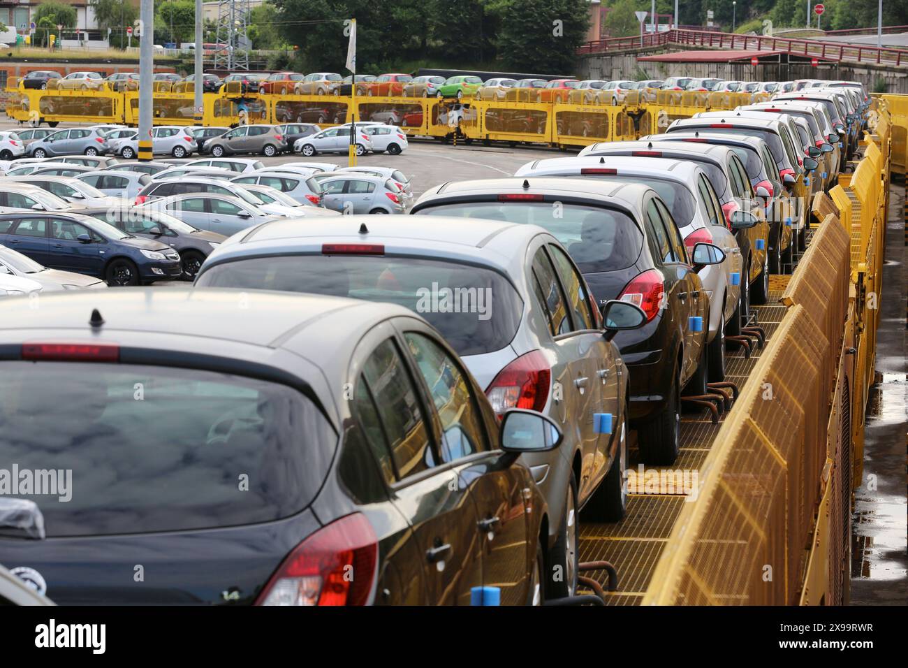 Car Transport by rail, transportation of cars and light commercial ...
