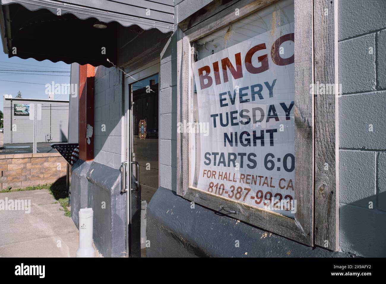 Bingo sign in the window of the VFW post in Yale Michigan USA Stock Photo