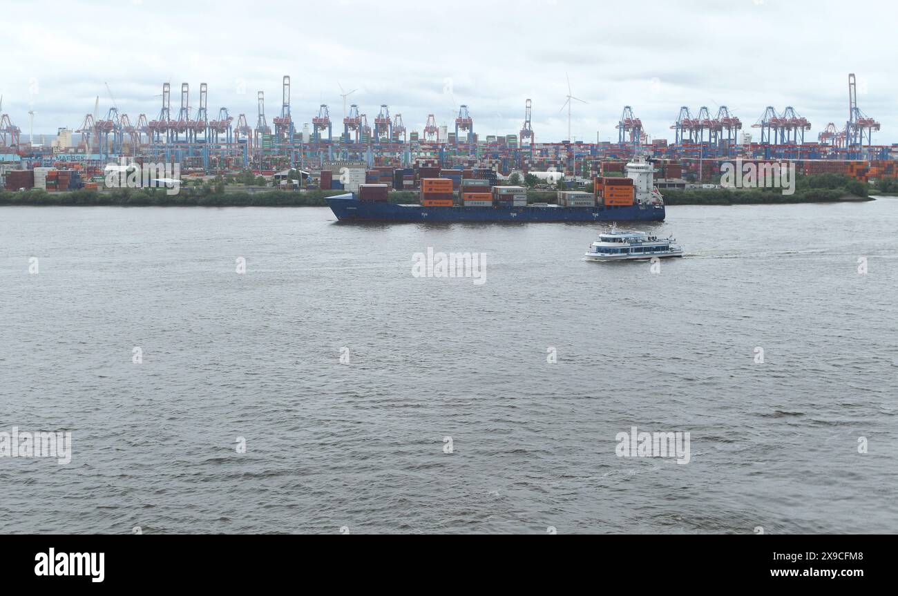 Containerterminals im Hamburger Hafen. Altona Hamburg *** Container terminals in the Port of Hamburg Altona Hamburg Stock Photo