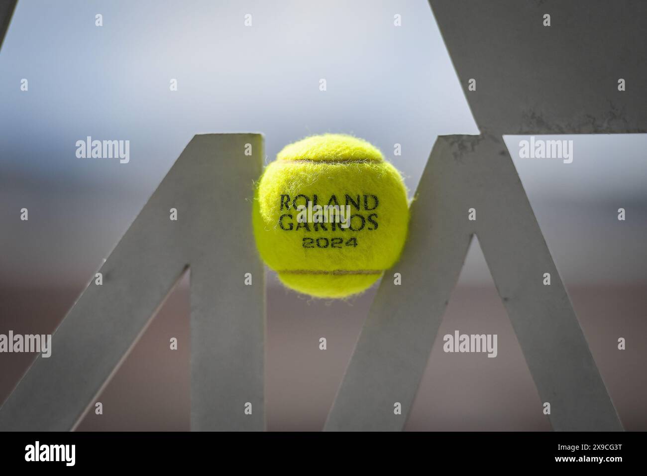 Paris, France. 23rd May, 2024. Illustration of the official ball during Roland-Garros 2024, ATP and WTA Grand Slam tennis tournament on May 23, 2024 at Roland-Garros stadium in Paris, France - Photo Matthieu Mirville/DPPI Credit: DPPI Media/Alamy Live News Stock Photo
