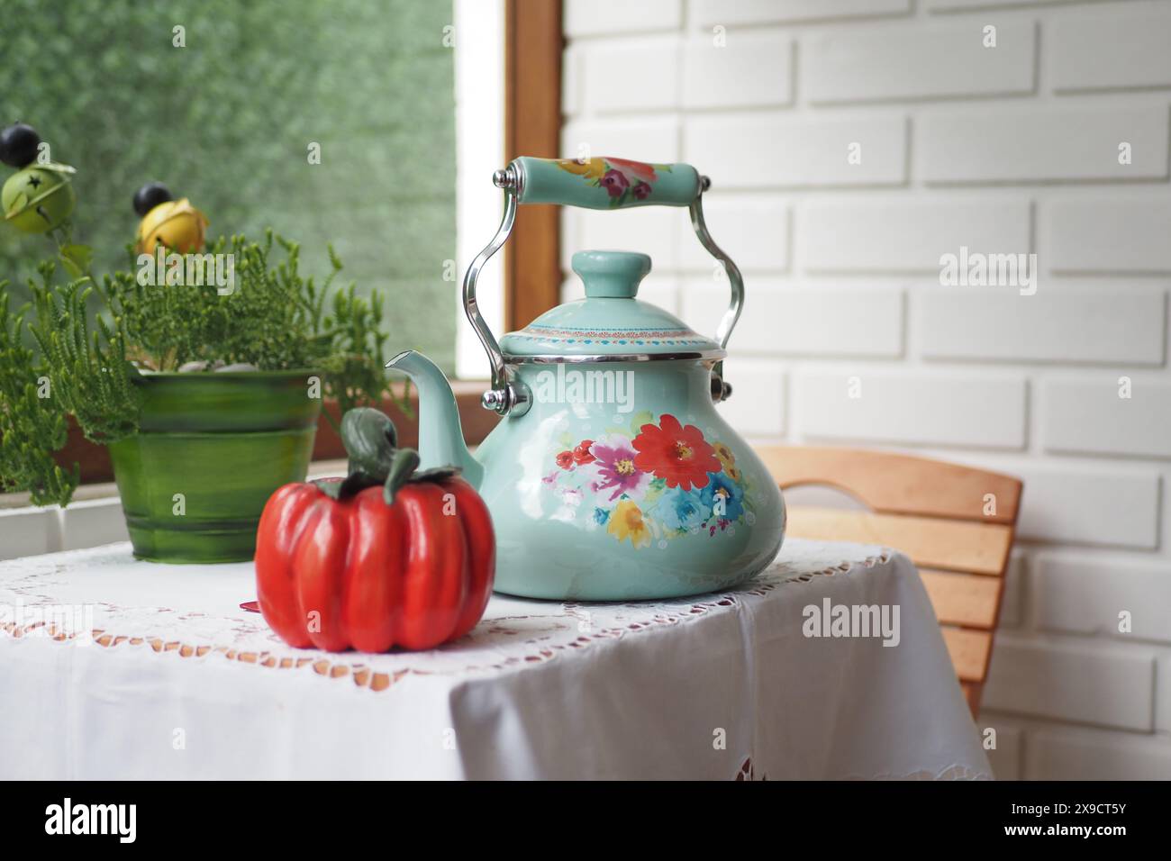 Teapot plant pot hi-res stock photography and images - Alamy
