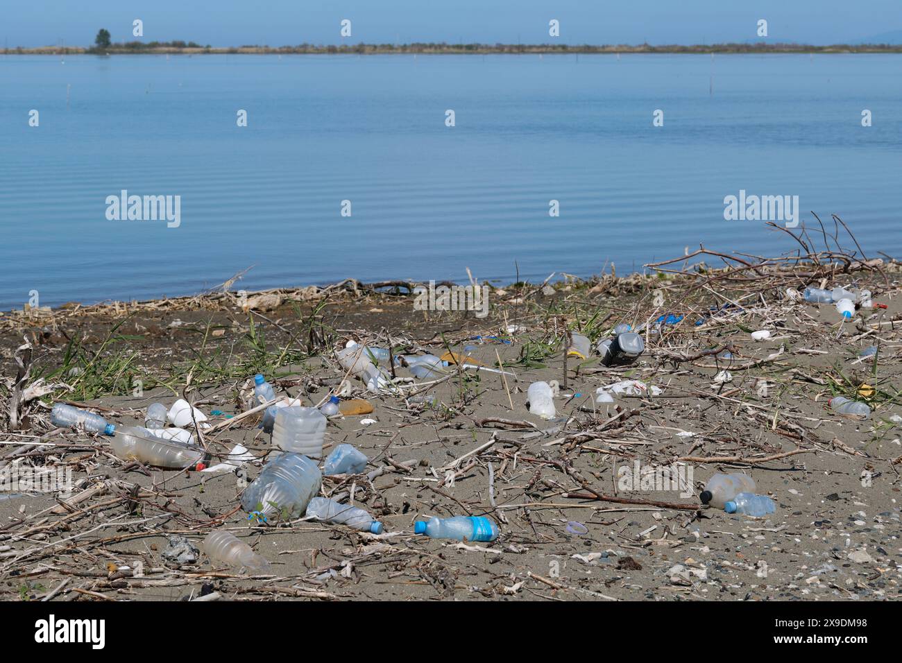 Angespülter Müll in Albanien, Mittelmeer, Verschmutzung, Meeresverschmutzung, Plastikmüll, waste, garbage, trash, rubbisk, plastic waste, marine pollu Stock Photo