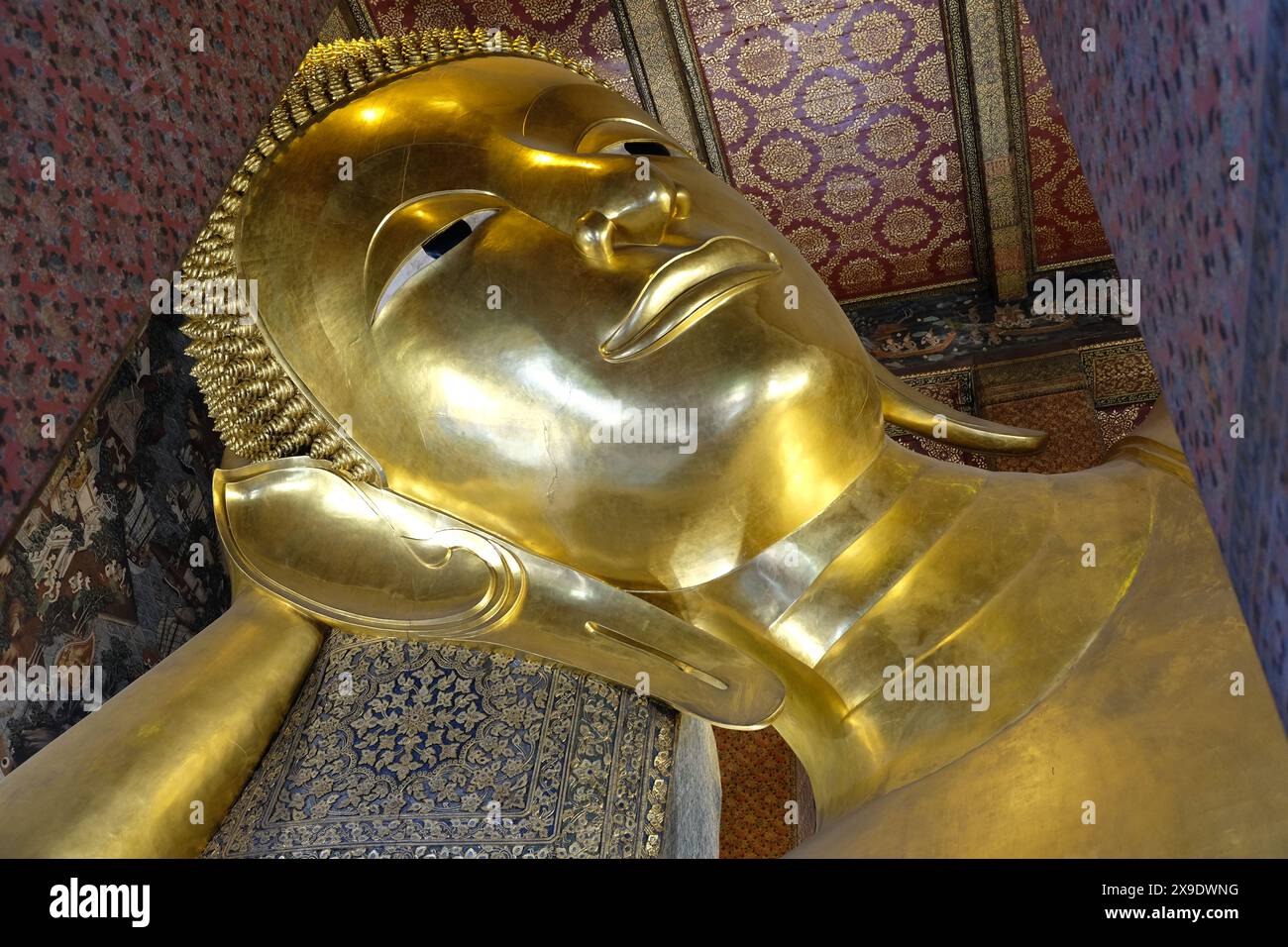 Bangkok Thailand Wat Pho temple - Reclining Golden Buddha Statue Stock ...