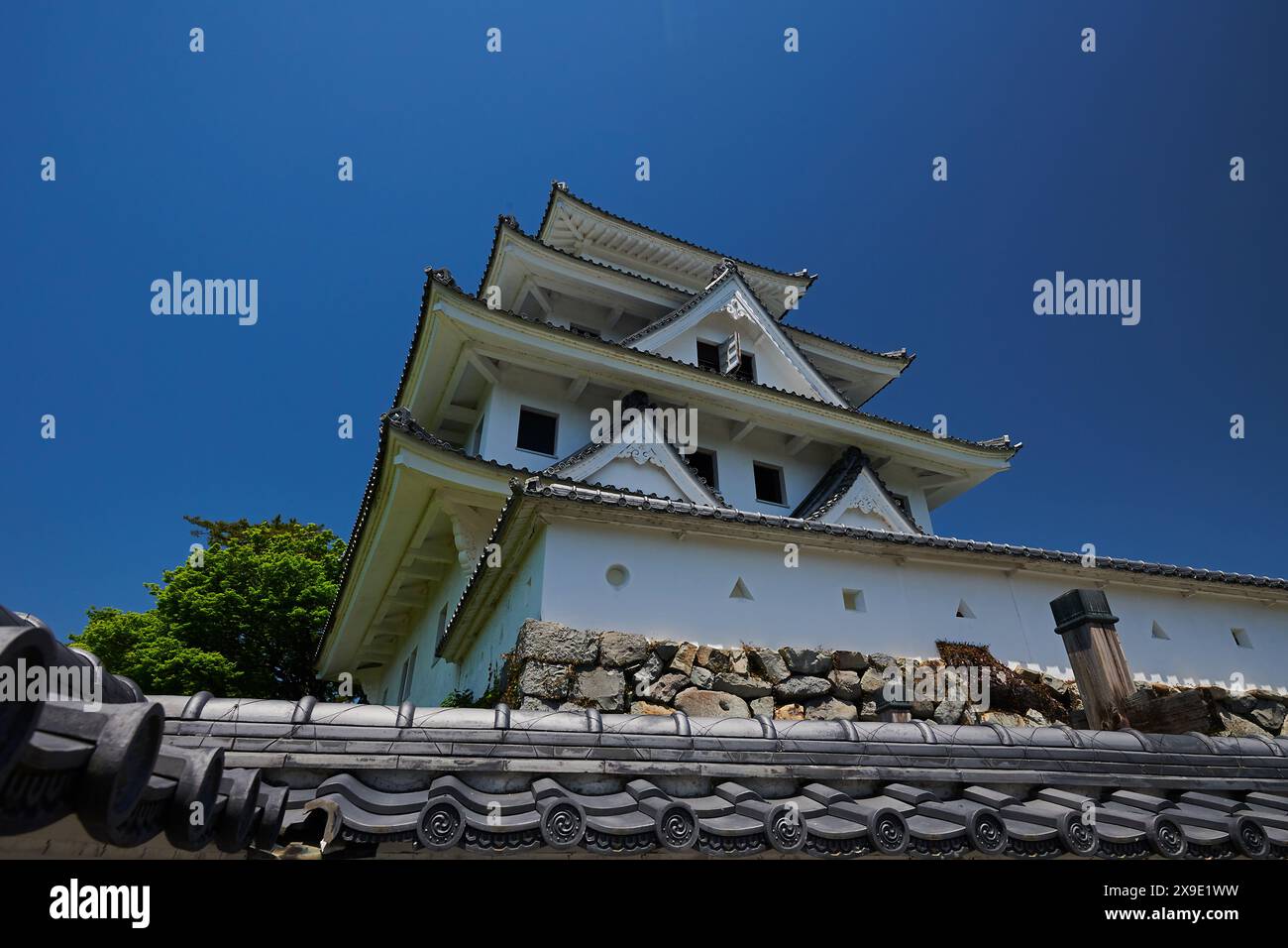 Gifu Castle in beautiful morning sunshine Stock Photo - Alamy