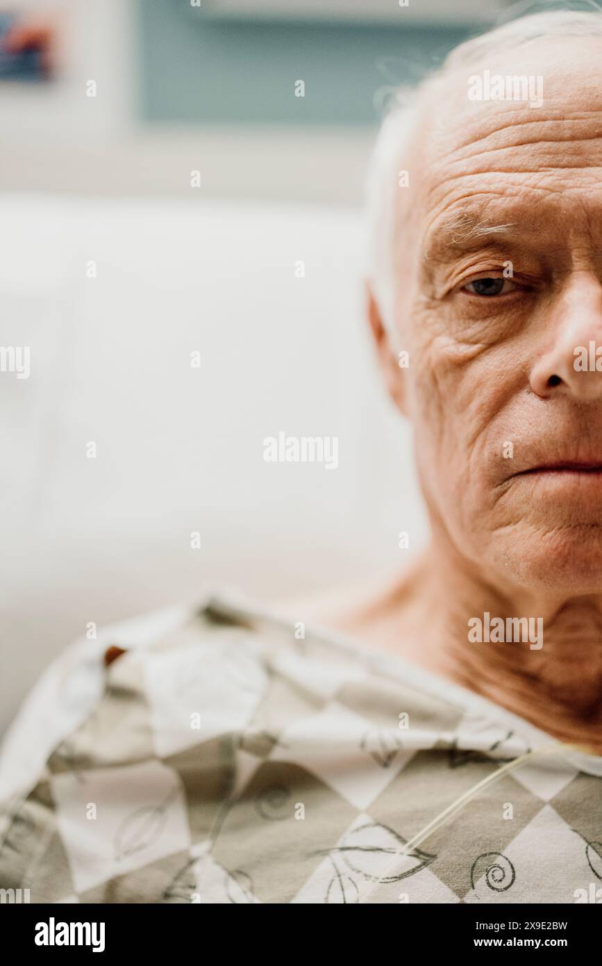 Hospital gown man hi-res stock photography and images - Alamy