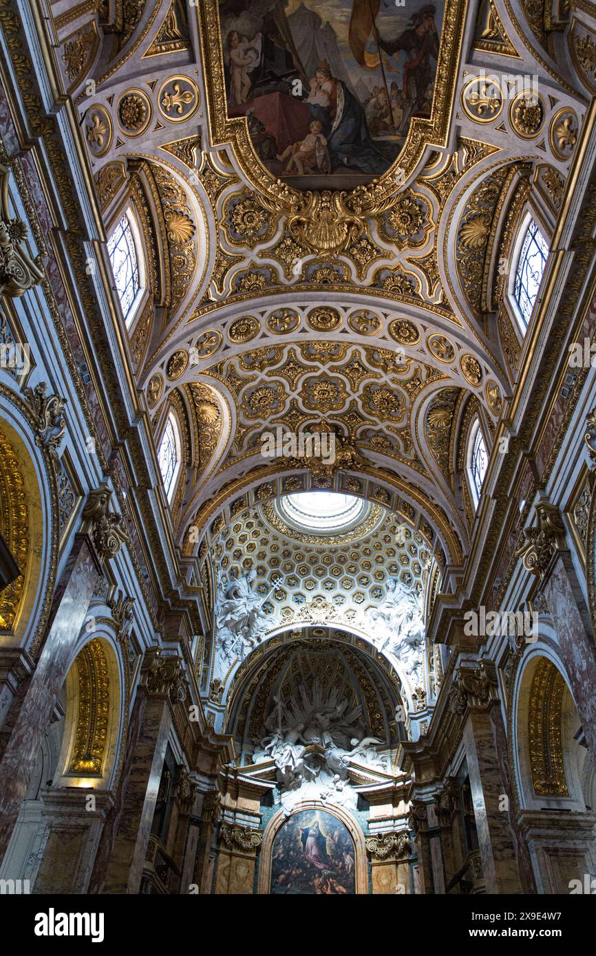 Church interior, Rome, Italy Stock Photo - Alamy