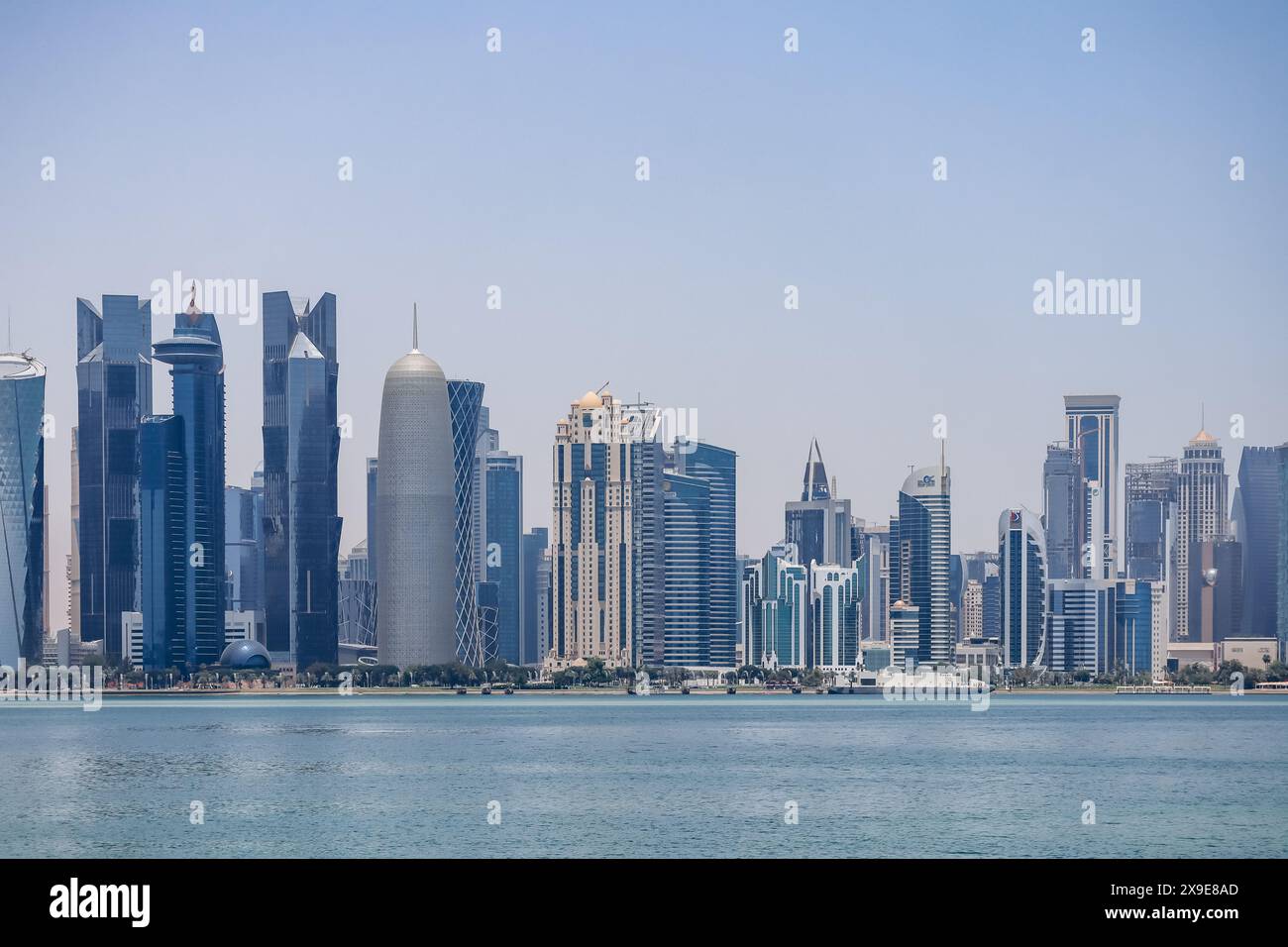Trade center skyline doha hi-res stock photography and images - Alamy