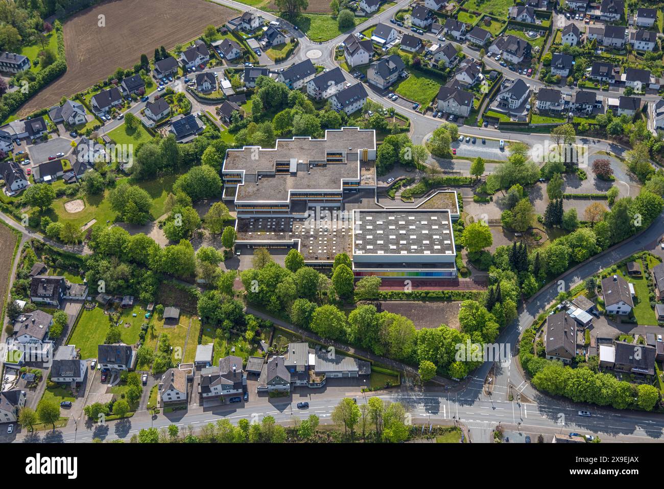 Luftbild, Realschule Bestwig, Ostwig, Bestwig, Sauerland, Nordrhein-Westfalen, Deutschland ACHTUNGxMINDESTHONORARx60xEURO *** Aerial view, Realschule Bestwig, Ostwig, Bestwig, Sauerland, North Rhine-Westphalia, Germany ATTENTIONxMINDESTHONORARx60xEURO Stock Photo