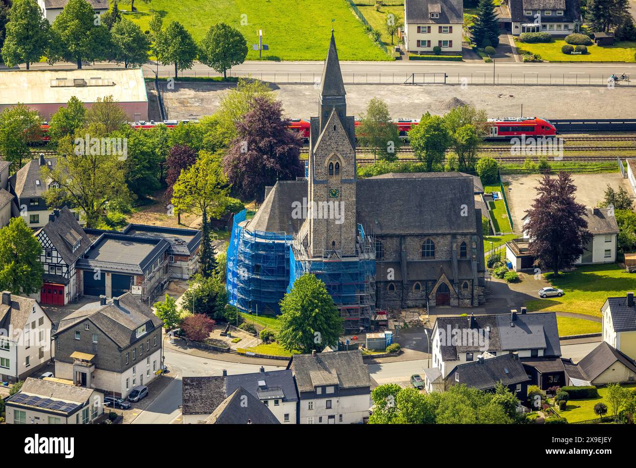 Luftbild, kat. Kirche St. Anna, Teilverhüllung und Baugerüst wegen Sanierungsarbeiten, Nuttlar, Bestwig, Sauerland, Nordrhein-Westfalen, Deutschland ACHTUNGxMINDESTHONORARx60xEURO *** Aerial view, cathedral church St Anna, partial covering and scaffolding due to renovation work, Nuttlar, Bestwig, Sauerland, North Rhine-Westphalia, Germany ATTENTIONxMINDESTHONORARx60xEURO Stock Photo