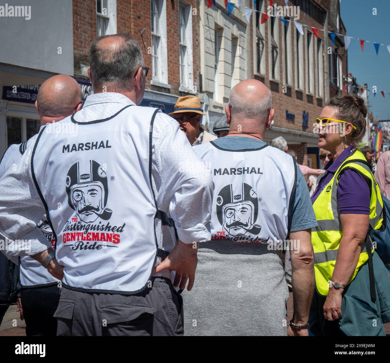 Classic and vintage style motorcycles, dressing dapper and riding to ...