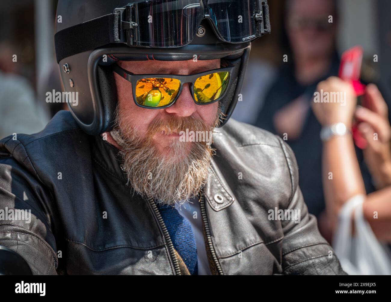 Classic and vintage style motorcycles, dressing dapper and riding to ...