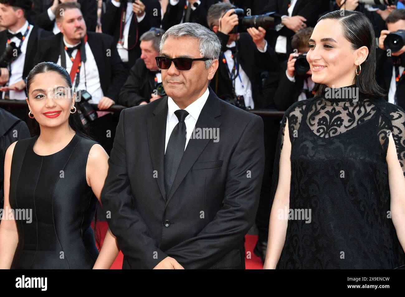 Setareh Maleki, Mohammad Rasoulof und Mahsa Rostami bei der Closing Ceremony mit Preisverleihung vom Festival de Cannes 2024 / 77. Internationale Filmfestspiele von Cannes im Palais des Festivals. Cannes, 28.05.2024 Stock Photo