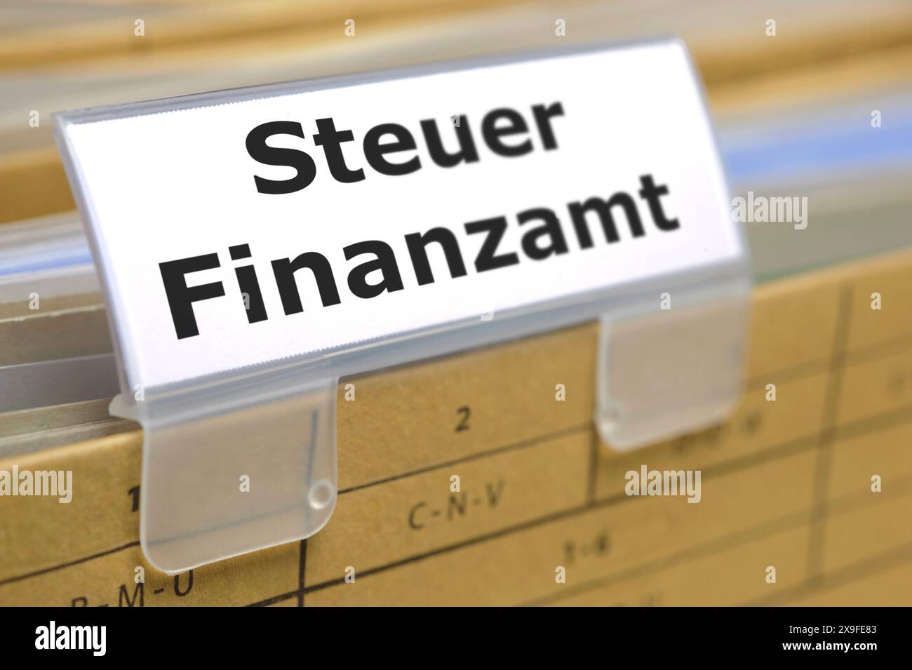 Steuer Finanzamt Hängeordner mit Reiter für Steuer Finanzamt *** Tax office hanging file with tab for tax office Stock Photo