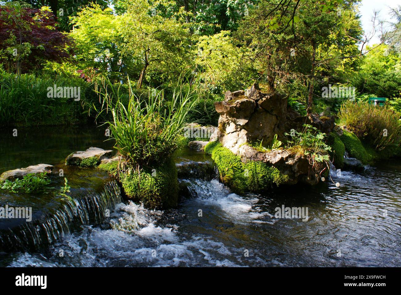 Riverside waterfall hi-res stock photography and images - Alamy
