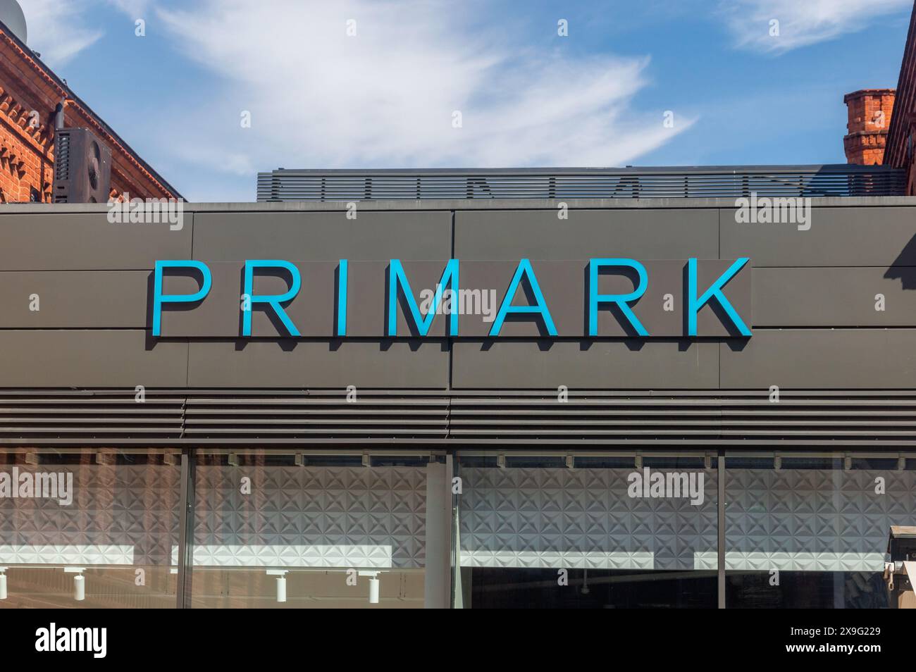 Primark hennes & mauritz sale