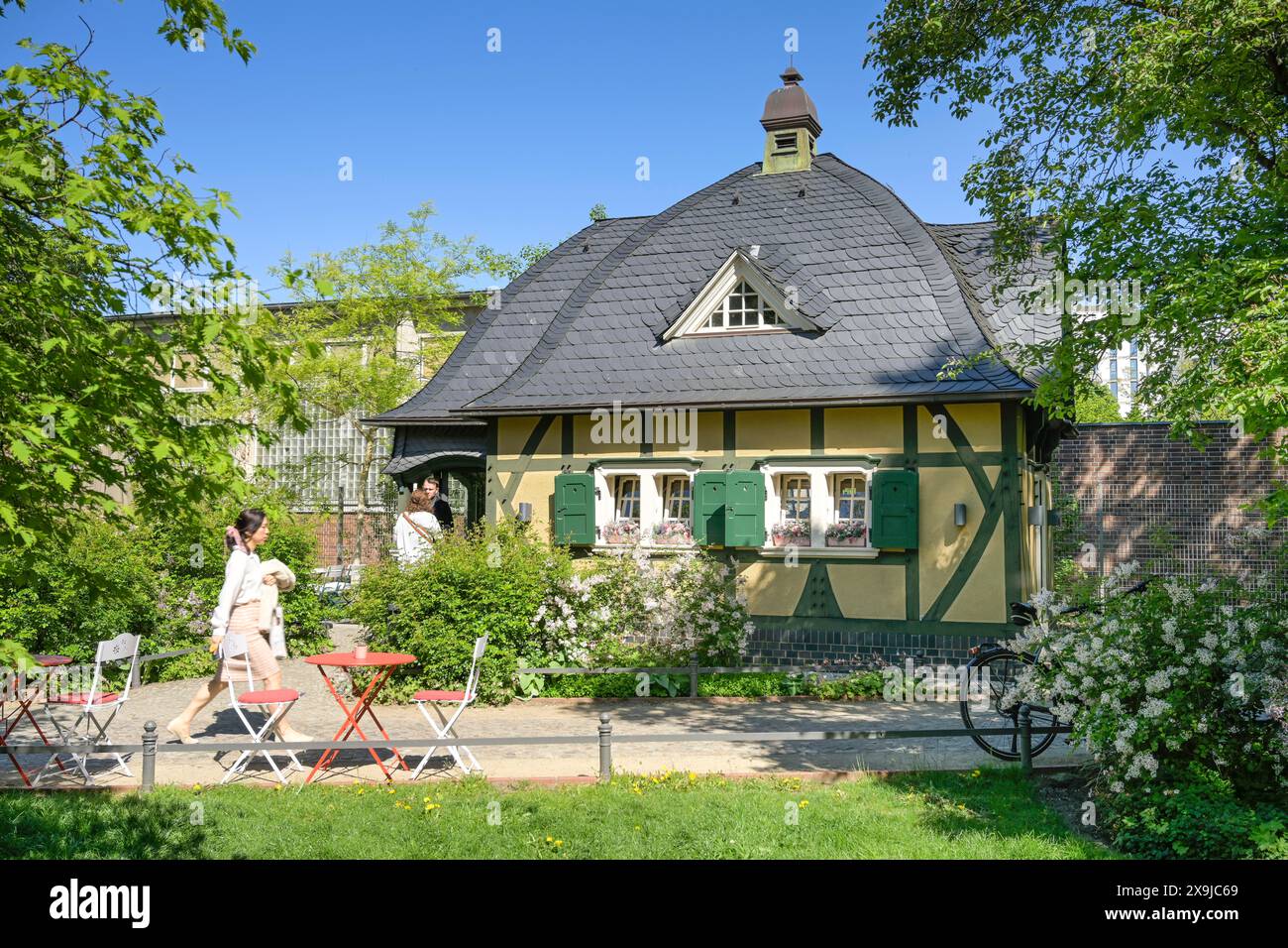 Pavillon, Café Witty Stories, Perelsplatz, Friedenau, Tempelhof-Schöneberg, Berlin, Deutschland Stock Photo