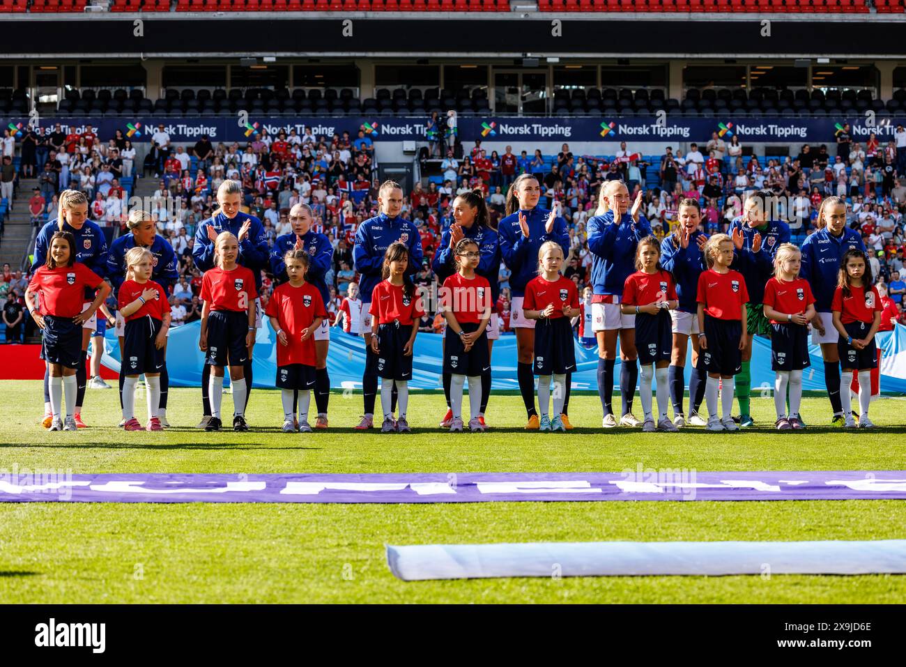 Oslo, Norway. 31st, May 2024. The players of Norway line up for the