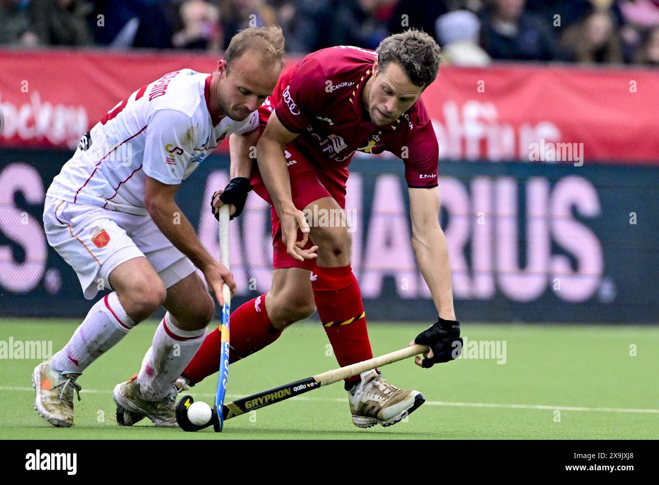 Spanish Eduard De IgnacioSimo and Belgium's Nicolas de Kerpel pictured