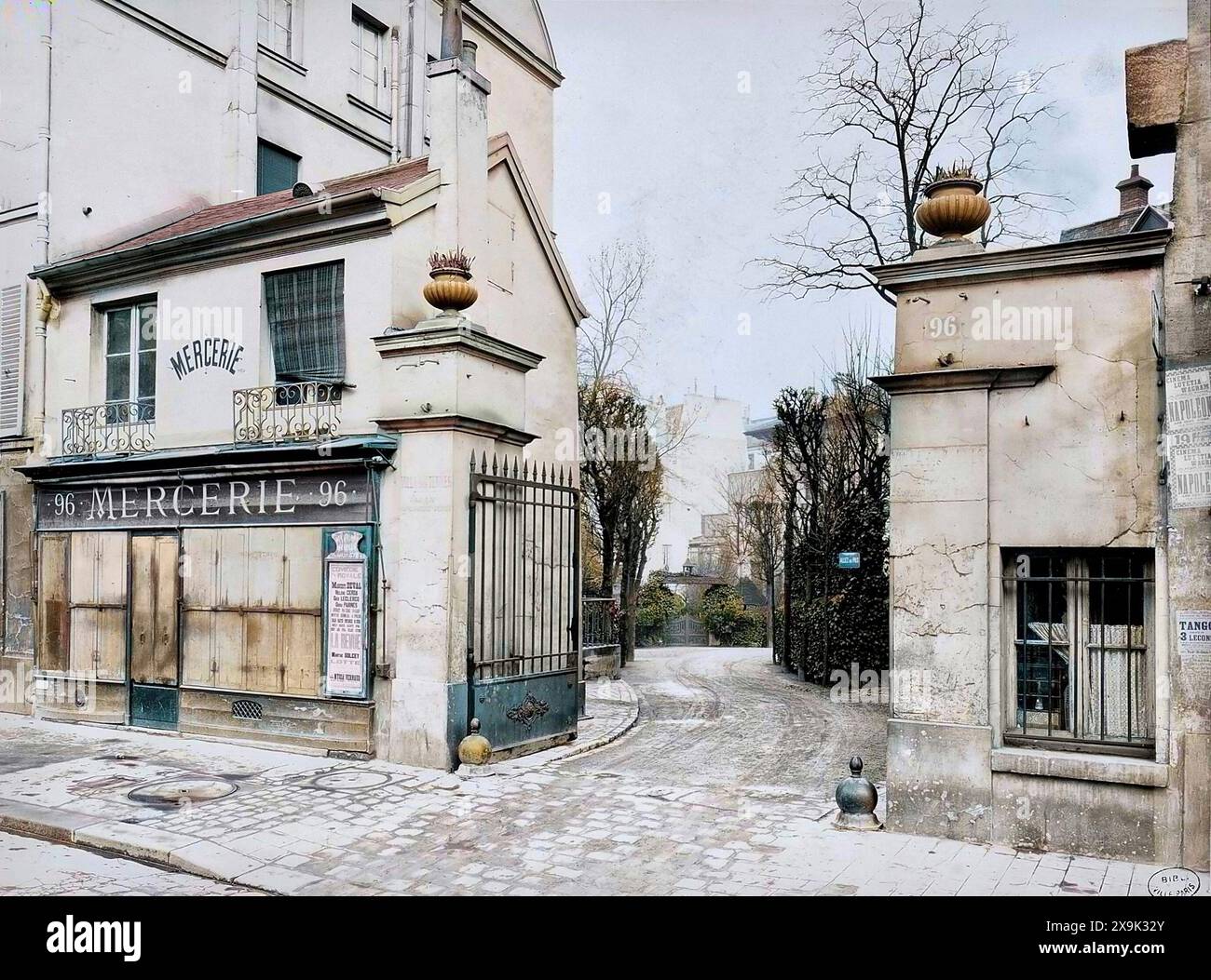 Colourised vintage photograph of Villa des Ternes, 96 avenue des Ternes, 17th arrondissement, Paris Taken in 1914 by an anonymous photographer colorized image French streetscene Stock Photo