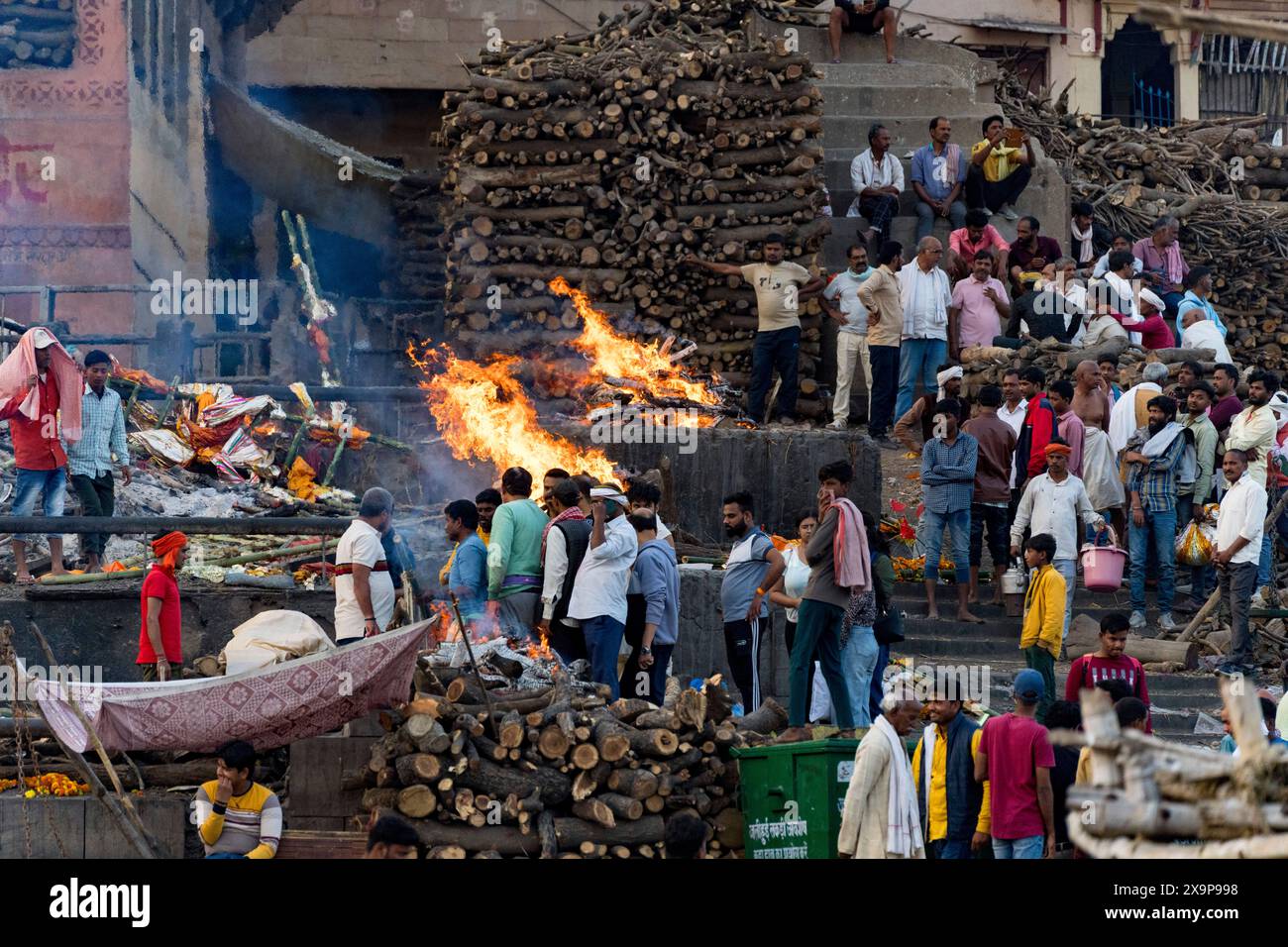 Pyre Fire Ritual Ceremonial ritual hi-res stock photography and images - Alamy