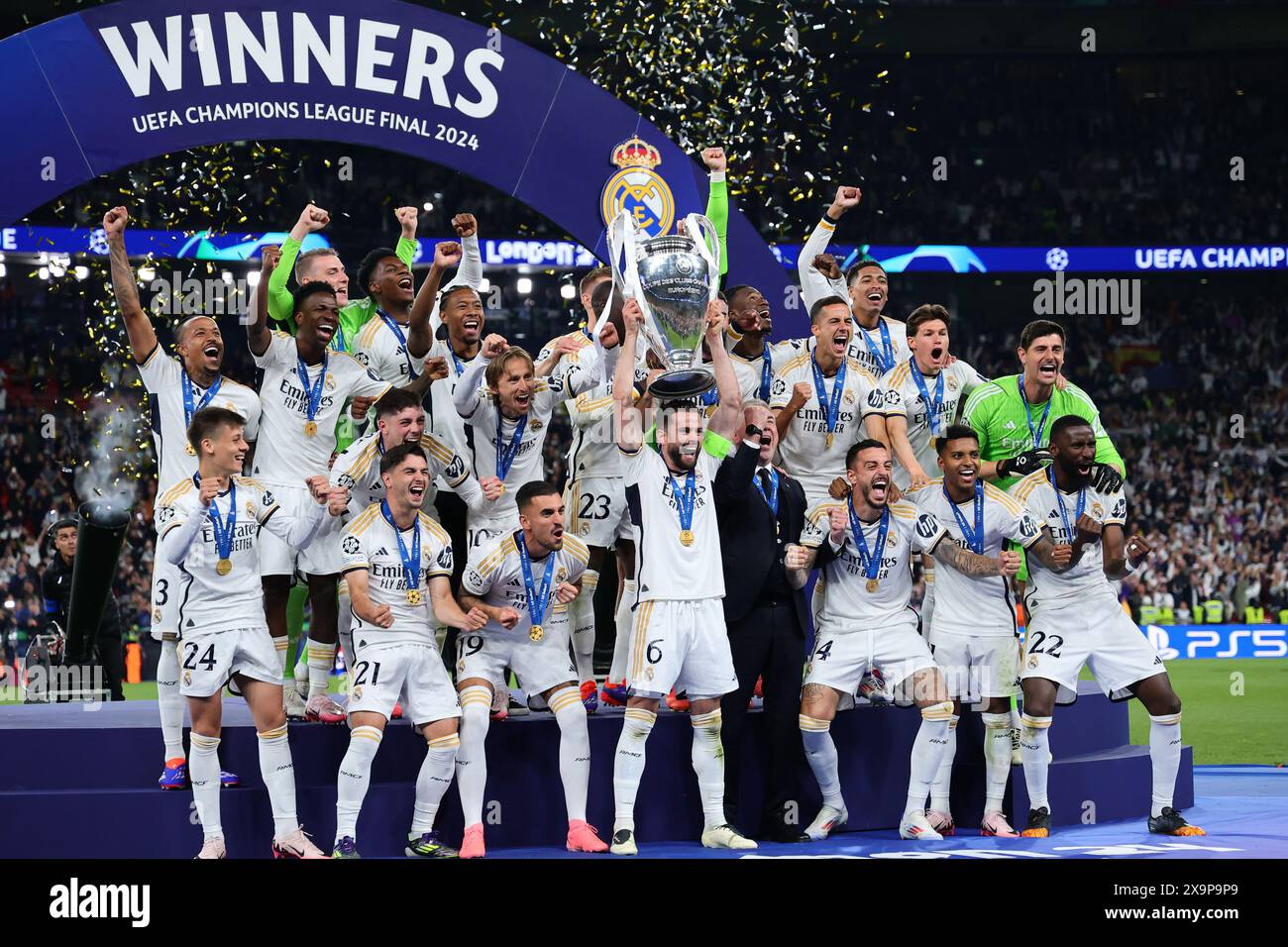Real Madrid Players And Carlo Ancelotti Celebrate At The End Of The 