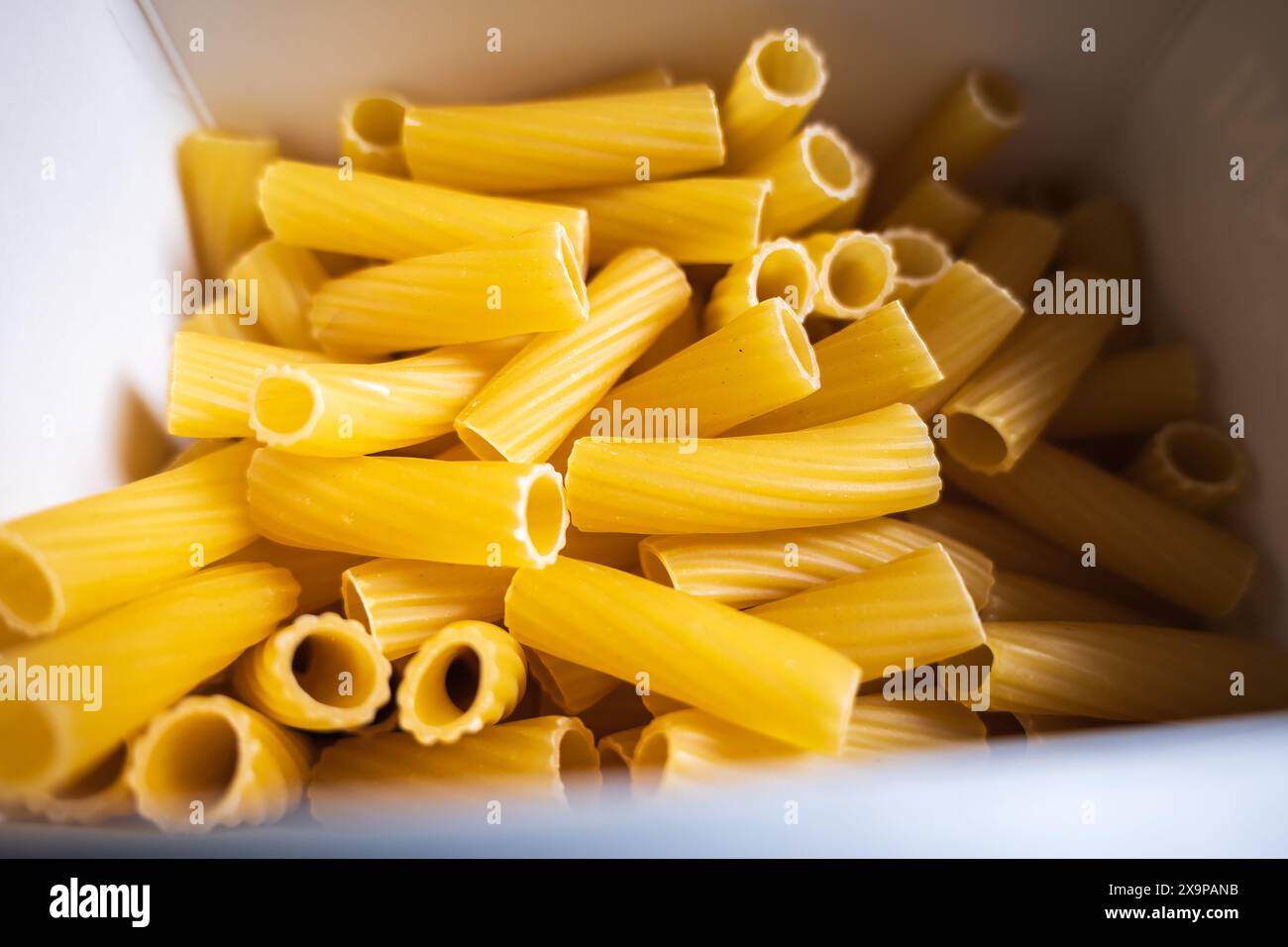 Raw italian rigatoni pasta hi-res stock photography and images - Alamy
