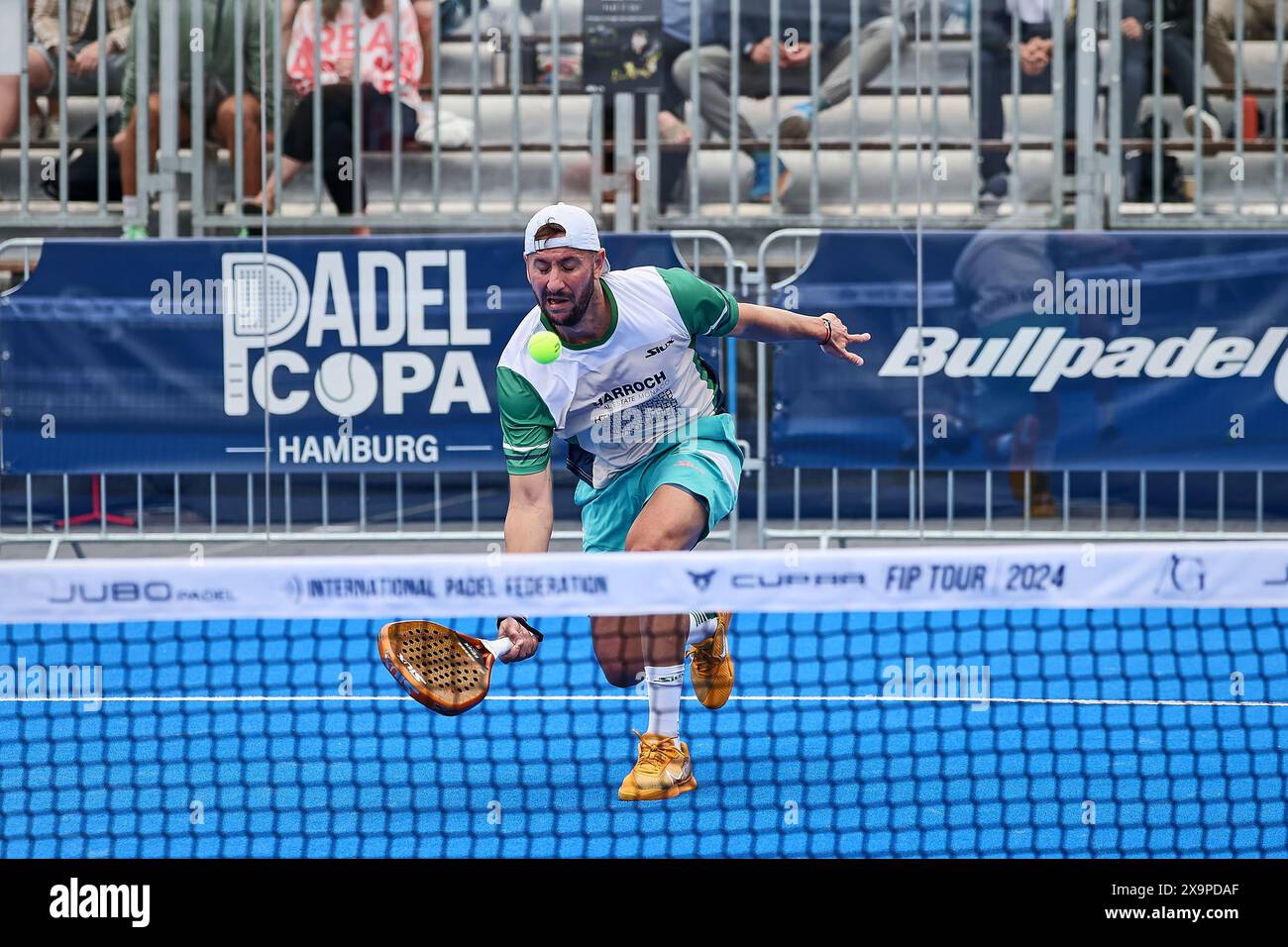 Hamburg, Hamburg, Germany. 2nd June, 2024. Maxime MOREAU (FRA) returns with forehand during the FIP RISE HAMBURG - Padel-Tennis in Hamburg (Credit Image: © Mathias Schulz/ZUMA Press Wire) EDITORIAL USAGE ONLY! Not for Commercial USAGE! Stock Photo