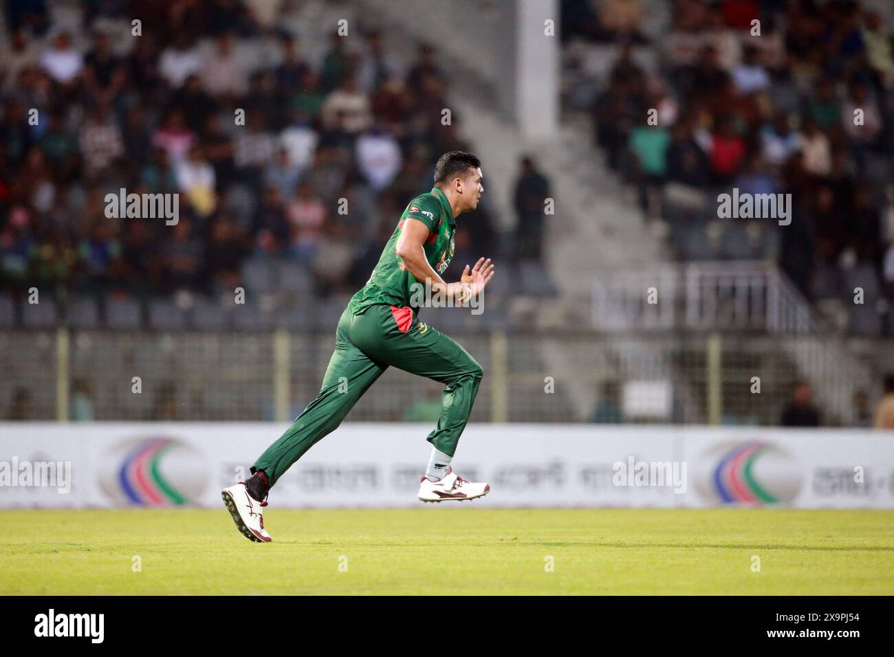 Taskin Cricketer Taskin ahmed test hi-res stock photography and images - Alamy