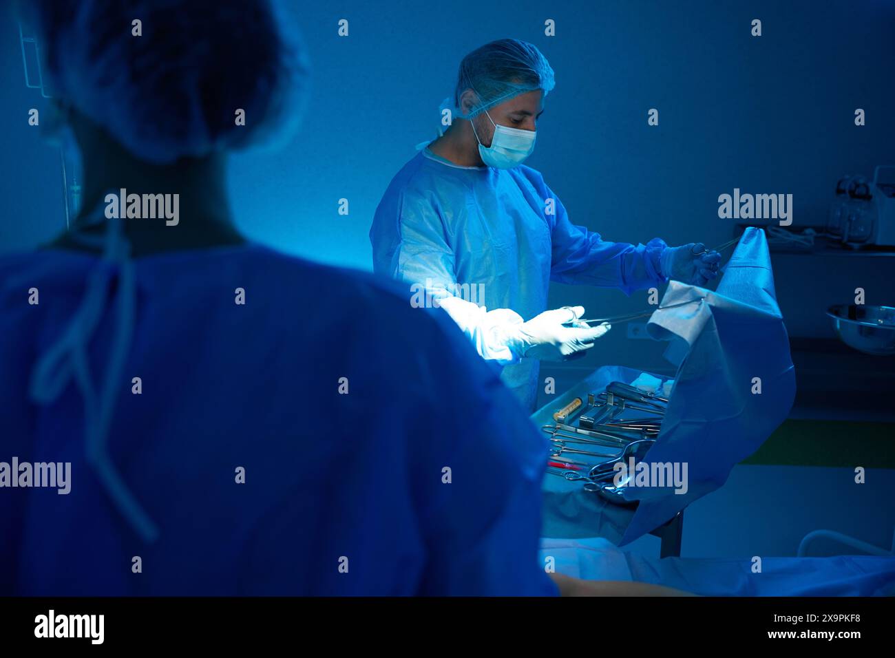 Taking Operation Medical doctor team taking hi-res stock photography and images - Alamy
