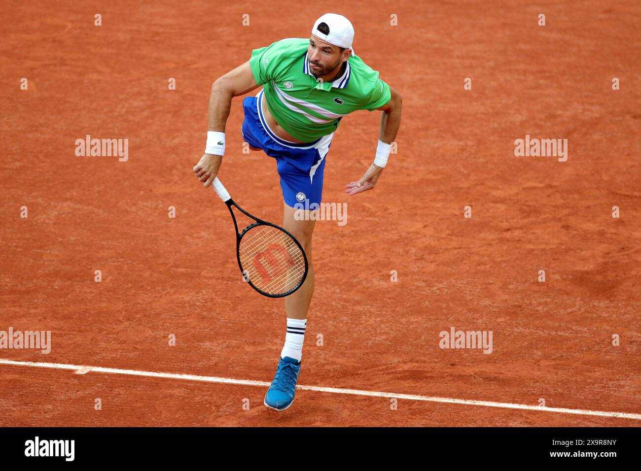 Roland Garros, Paris, France. 2nd June, 2024. 2024 French Open Tennis tournament, Day 8; Grigor Dimitrov serves to Hubert Hurkacz during his quarter final match Credit: Action Plus Sports/Alamy Live News Stock Photo