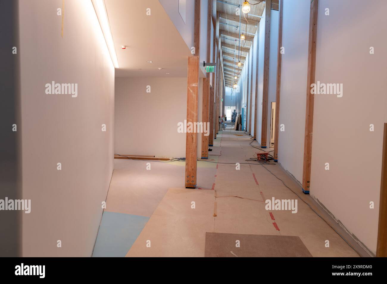 Commercial interior hi-res stock photography and images - Alamy