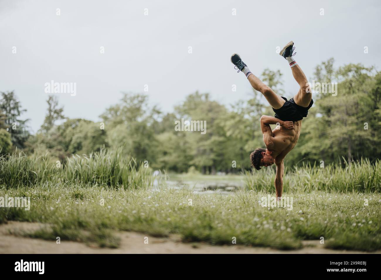 Man demonstrating strength hi-res stock photography and images - Alamy