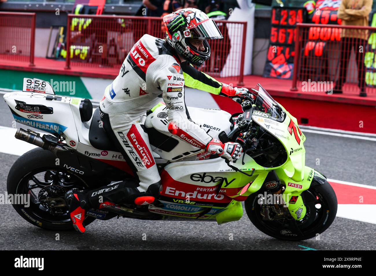 La presentazione del Pertamina Enduro VR46 Racing Team di Bezzecchi e La presentazione del Pertamina Enduro VR46 Racing Team di Bezzecchi e