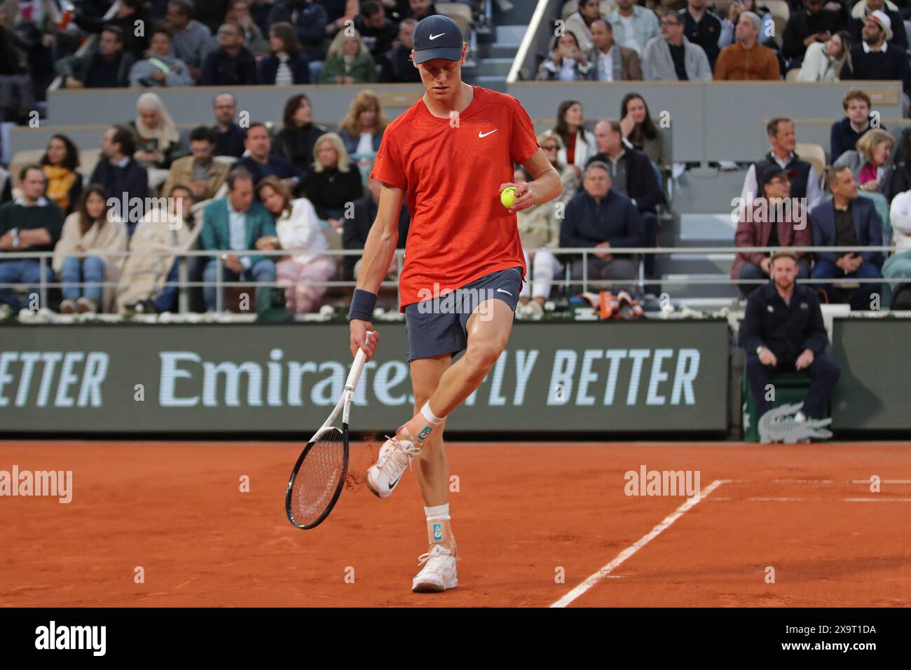 Roland Garros, Paris, France. 2nd June, 2024. 2024 French Open Tennis tournament, Day 8; Jannik Sinner clears the clay from his shoes during the quarter final against Corentin Moutet (fra) Credit: Action Plus Sports/Alamy Live News Stock Photo