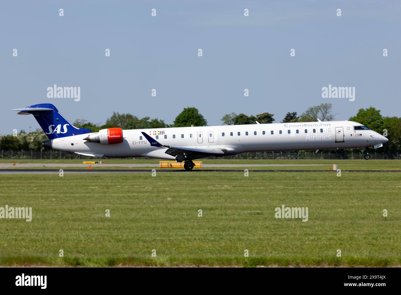 Sas bombardier crj 900 hi-res stock photography and images - Alamy