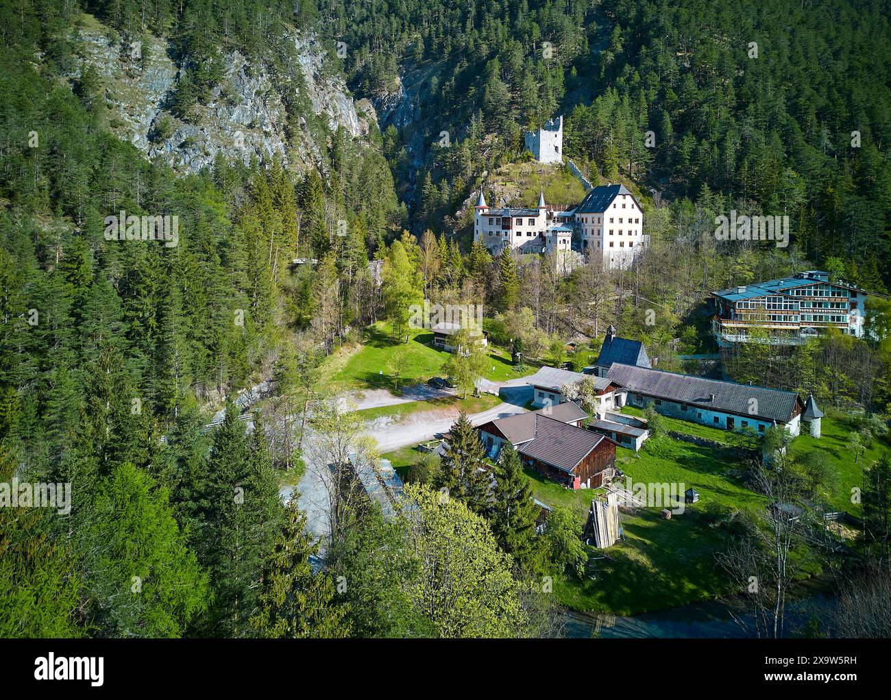 Fernsteinsee Nassereith, Austria. 28th Apr, 2024. Lake Fernstein with Burg Fernstein ...