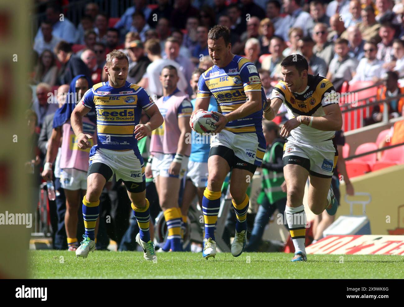 Pic shows: Rob Burrow in action  Rugby League Challenge Cup Final Leeds Rhinos v Castleford. 2014     Pic gavin rodgers/pixel8000 Stock Photo