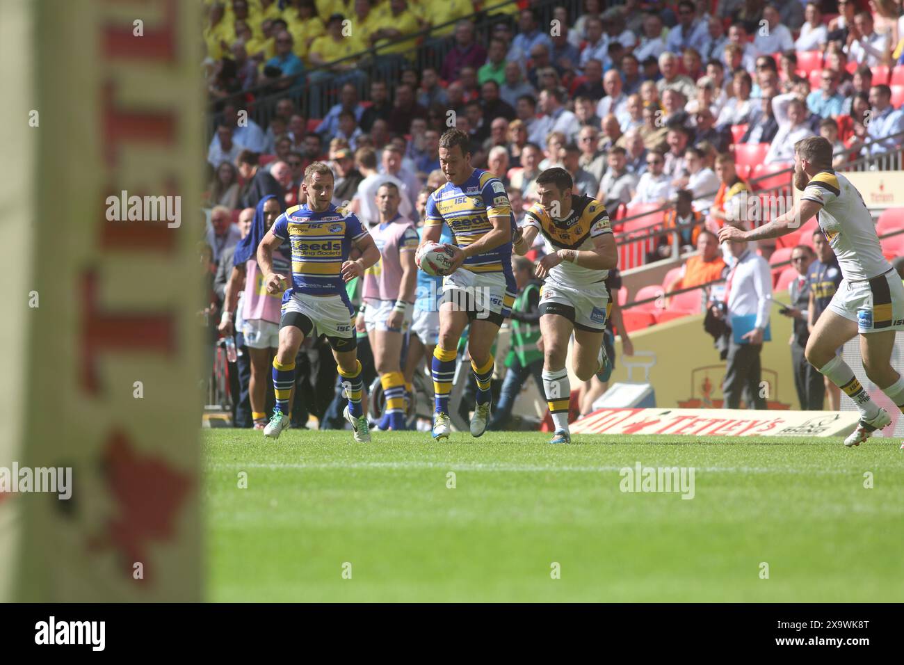 Pic shows: Rob Burrow in action  Rugby League Challenge Cup Final Leeds Rhinos v Castleford. 2014     Pic gavin rodgers/pixel8000 Stock Photo