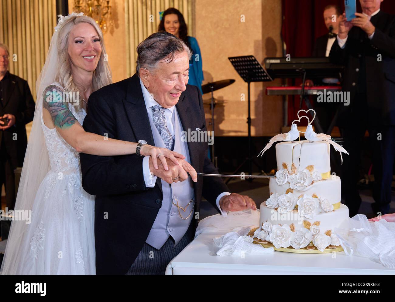 Simone (Reiländer) and Richard Lugner after his 6th wedding - Arrival ...