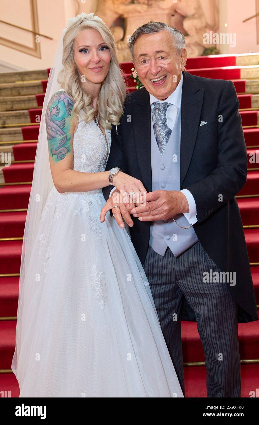 Simone (Reiländer) and Richard Lugner after his 6th wedding - Arrival ...