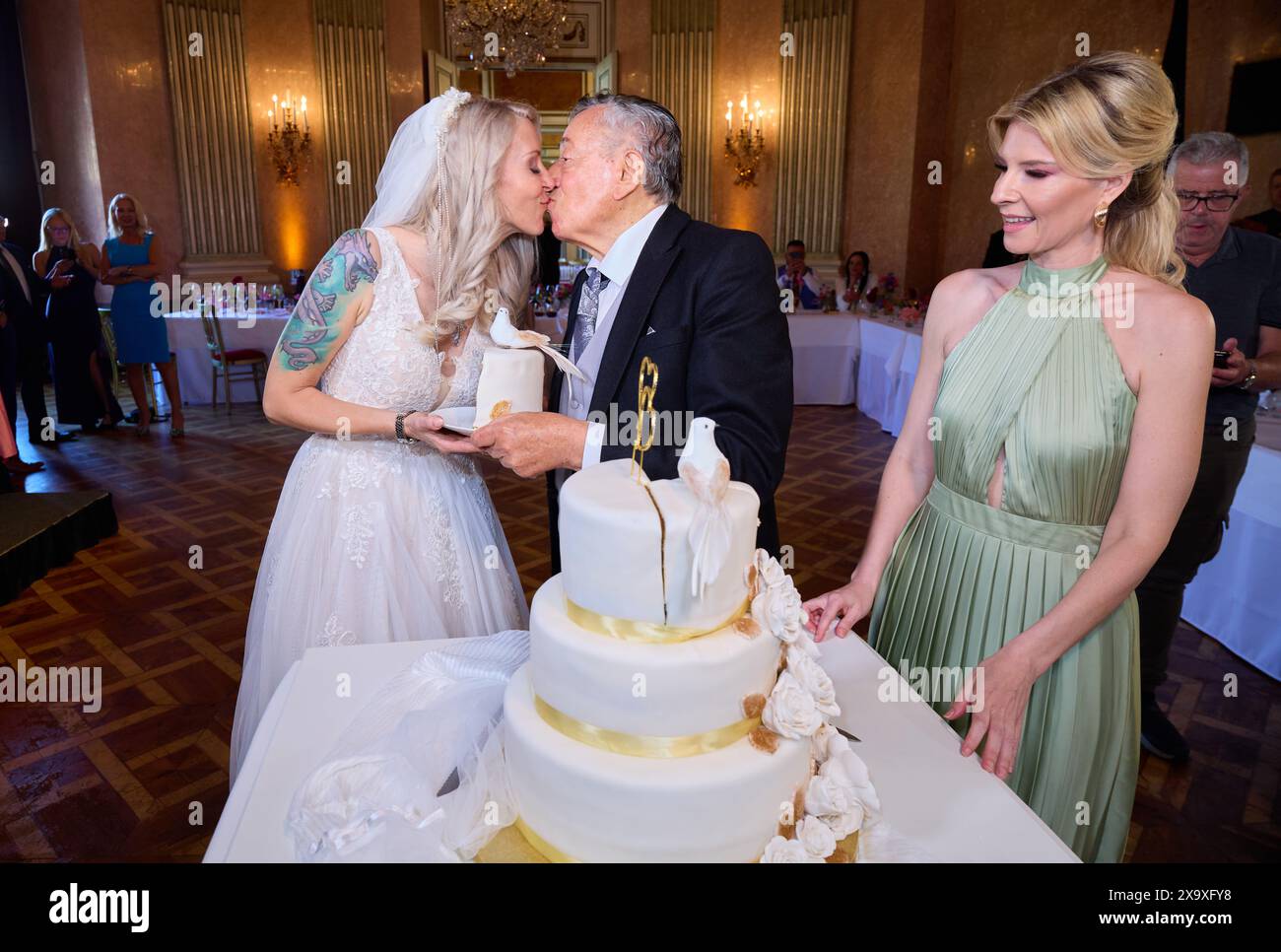 Simone (Reiländer) and Richard Lugner after his 6th wedding - Arrival ...