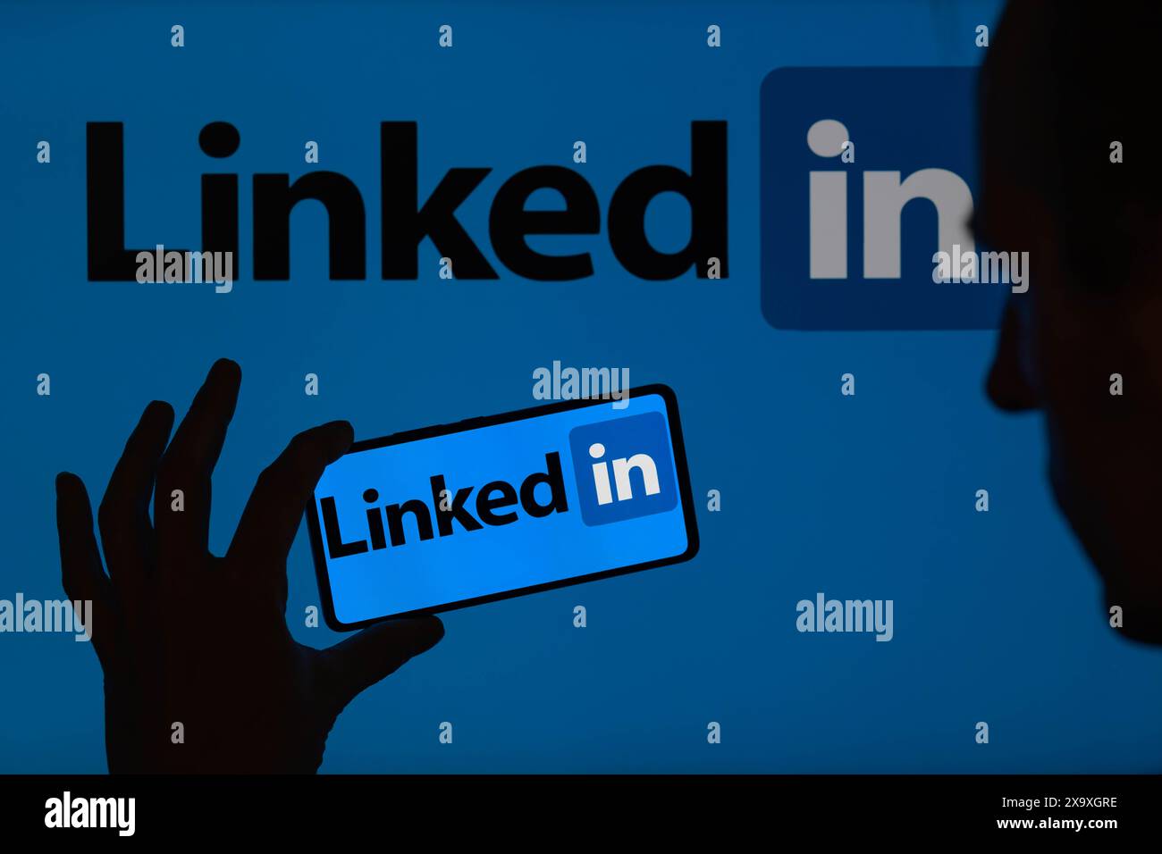 Linkedin cover photo hi-res stock photography and images - Alamy