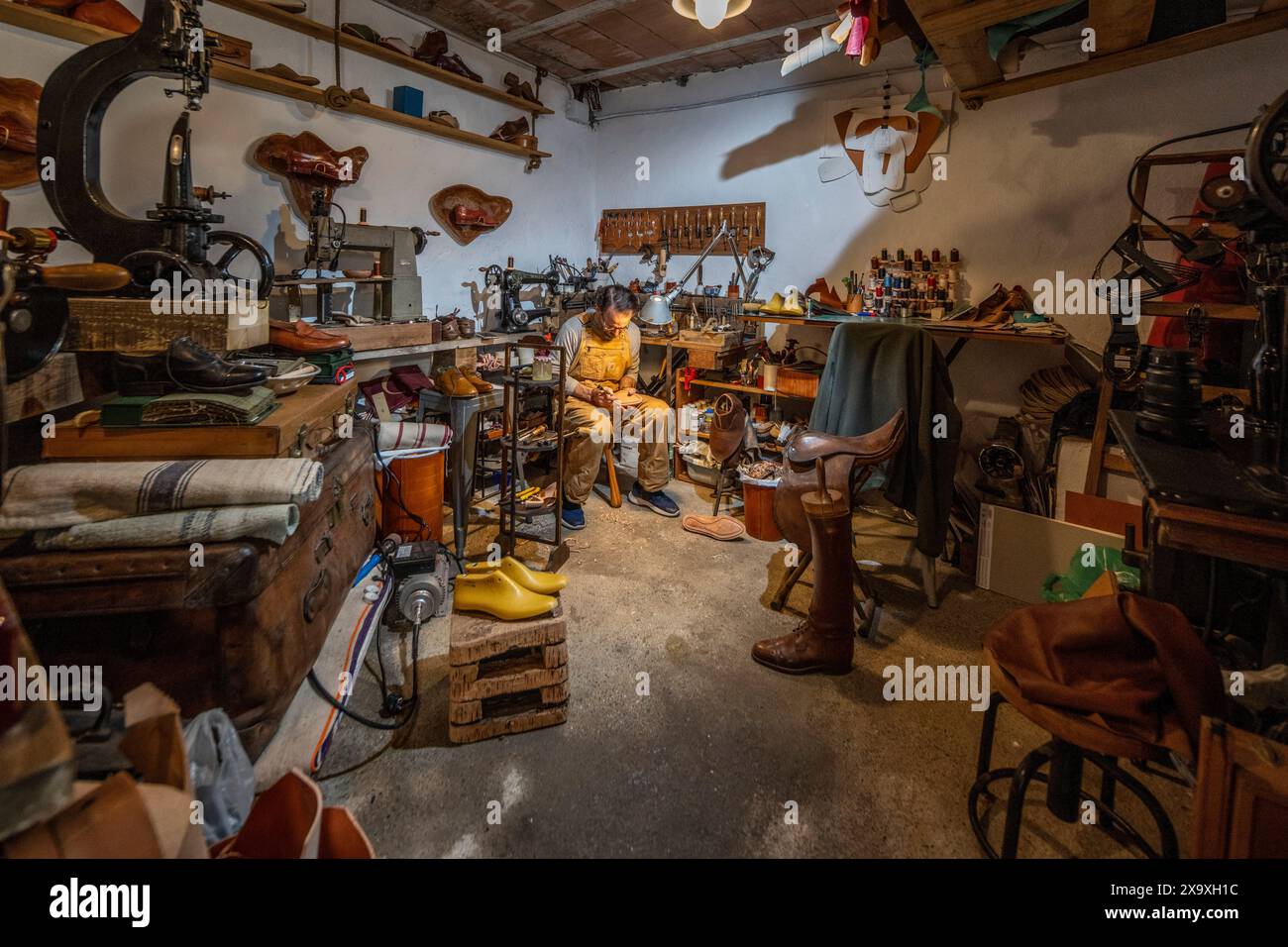 Traditional shoemaker at work Stock Photo - Alamy