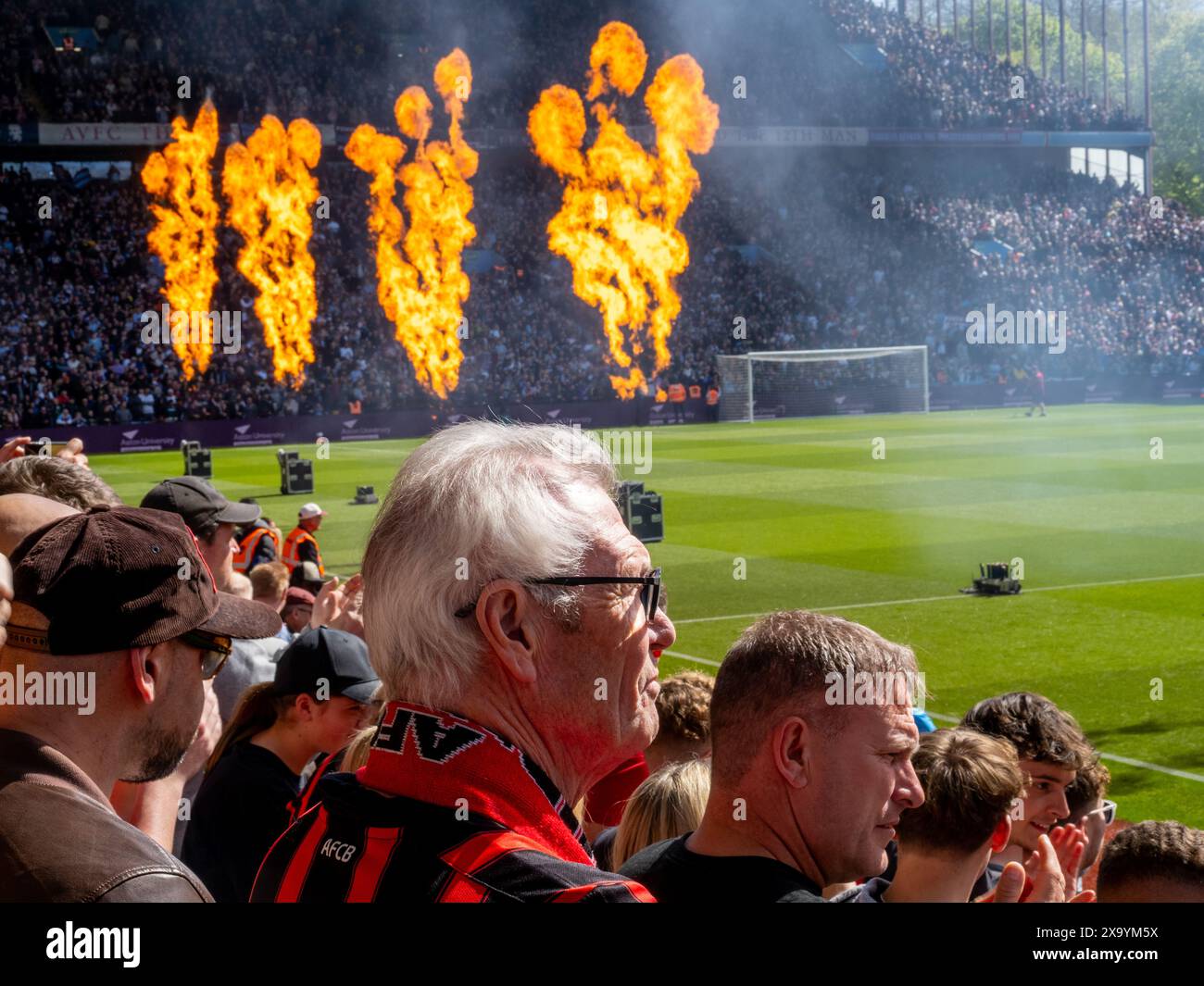 Afc bournemouth fans make hi-res stock photography and images - Alamy