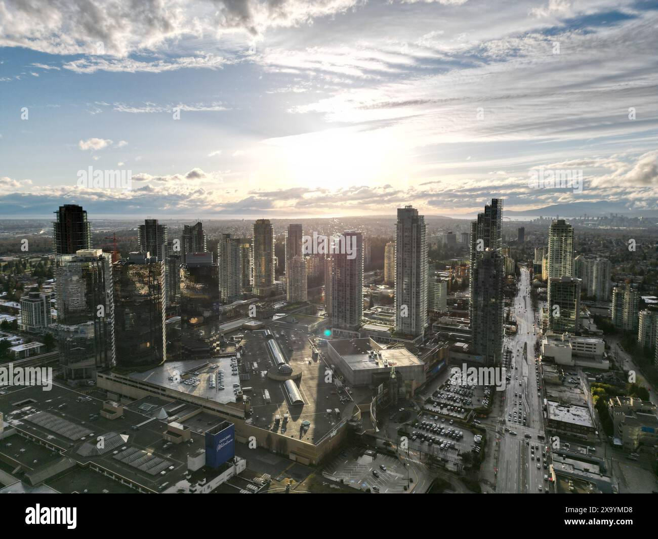 Downtown skyline architecture hi-res stock photography and images - Alamy