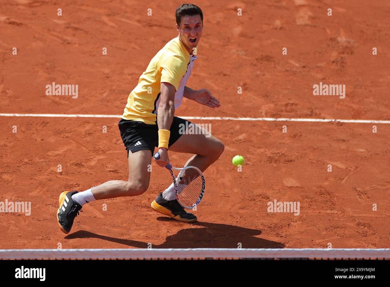 Roland Garros, Paris, France. 3rd June, 2024. 2024 French Open Tennis tournament, Day 9; Joe Salisbury in doubles action against Barrere and Pouille (fra) Credit: Action Plus Sports/Alamy Live News Stock Photo