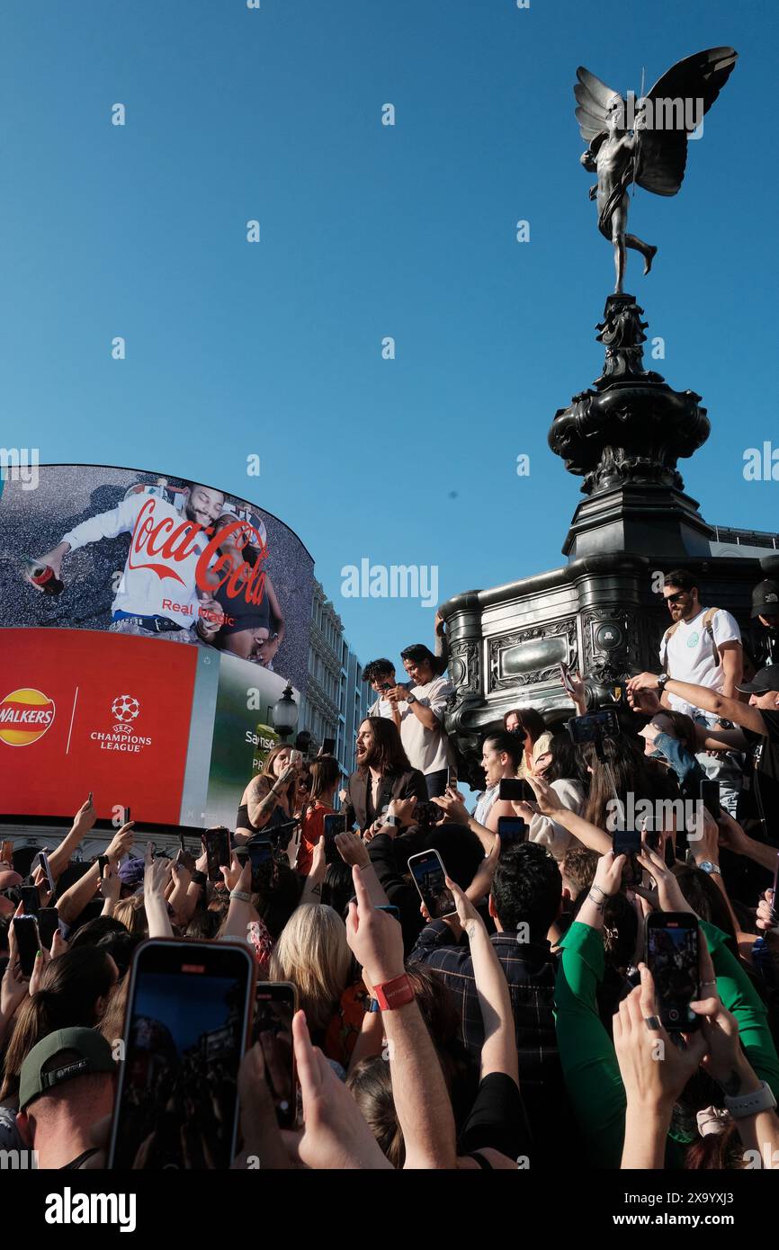 Jared leto with fans hi-res stock photography and images - Alamy