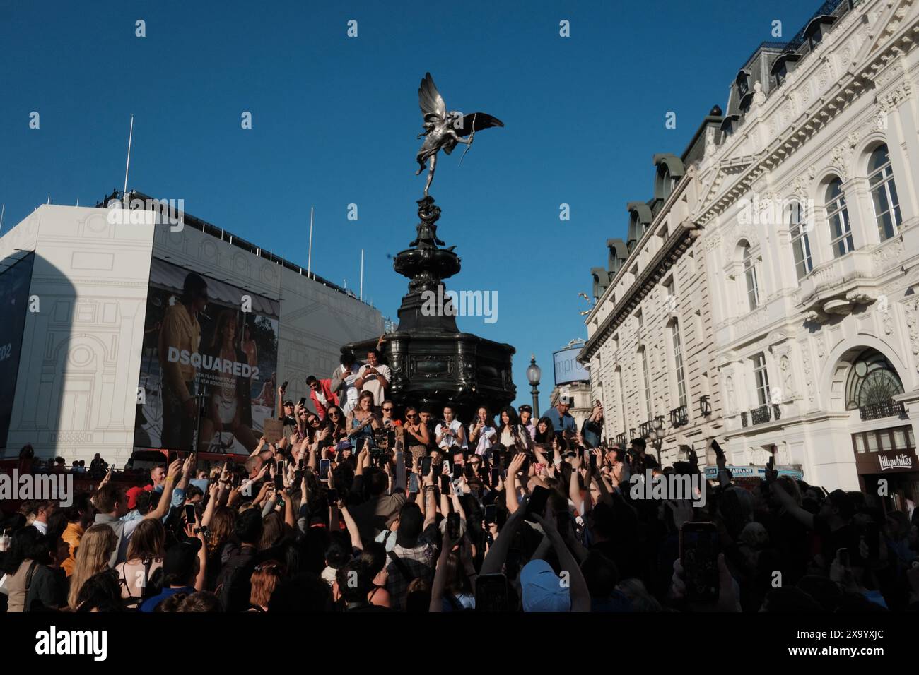 Jared leto with fans hi-res stock photography and images - Alamy